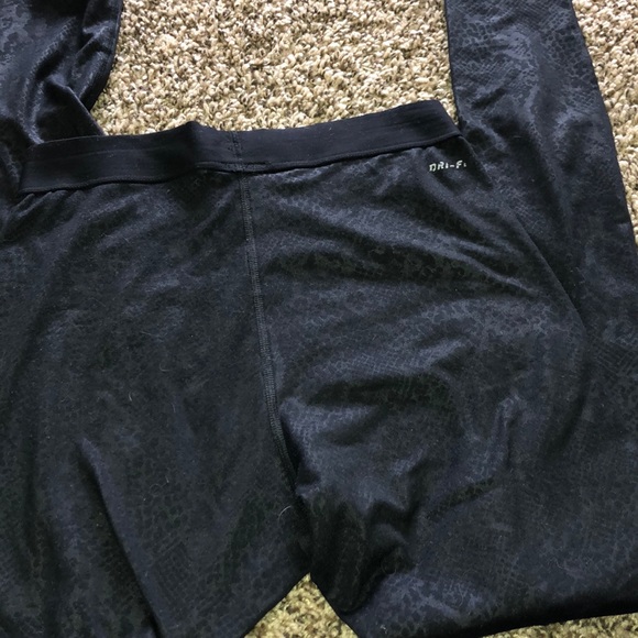 small nike pro leggings - Picture 4 of 4